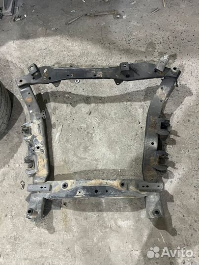 Подрамник renault duster