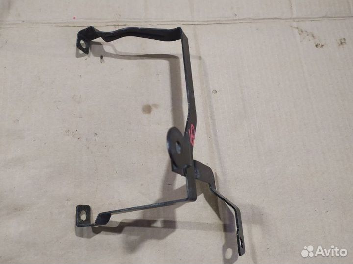 Кронштейн Renault Fluence K4MV838 2010