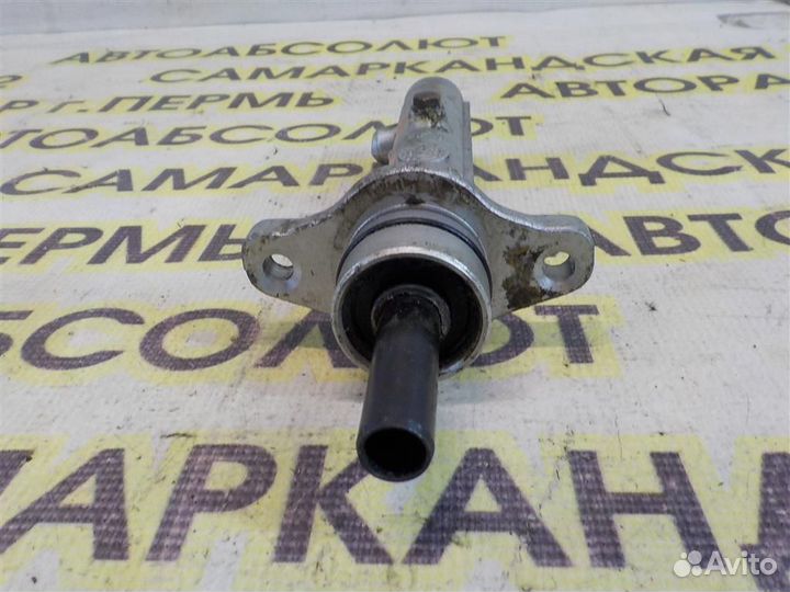 Цилиндр тормозной главный Toyota RAV4 (XA20) 2000