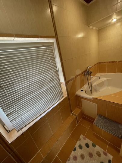 Дом 180 м² на участке 8 сот.