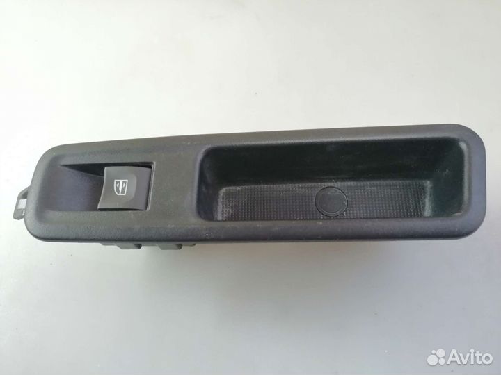 Кнопка стеклоподъемника задняя правая LADA X-Ray