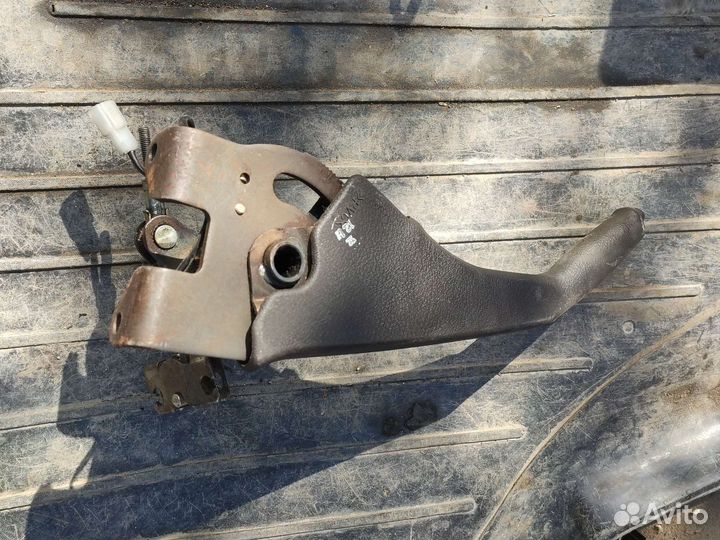 Ручка стояночного тормоза Митсубиси Галант 7