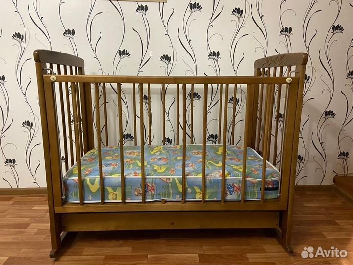 Детская кроватка