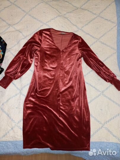 Платье велюровое 44 размер