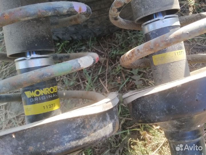 Передние стойки Renault Symbol