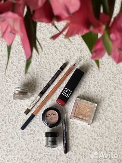 Карандаш для глаз, тени, набор косметики