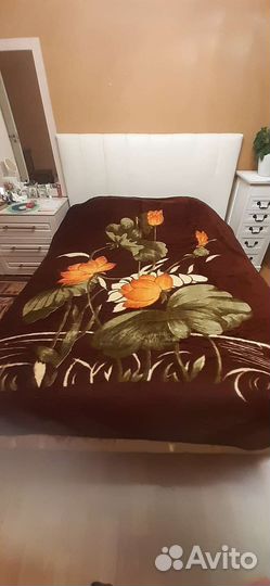 Плед на двуспальную кровать