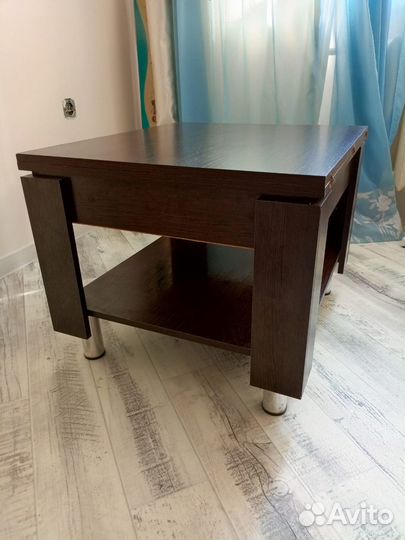 Журнальный столик