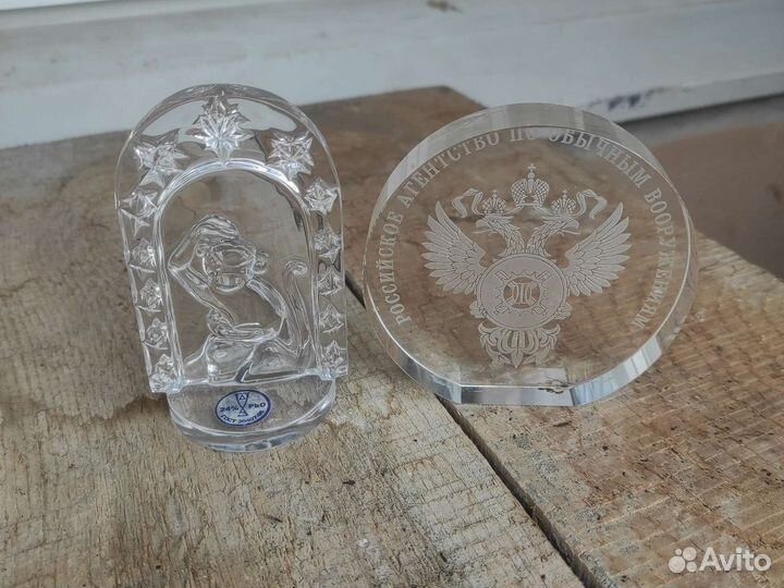 Стеклянные украшения