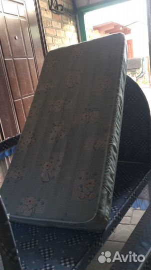 Детская кроватка. С матрасом