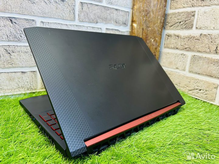 Игровой 8 ядер Acer I5-8300H/Ram8/ GTX 1050/SSD512