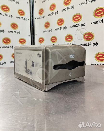 Диспенсер для салфеток Tork