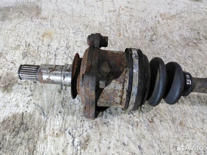 Привод задний левый Тойота