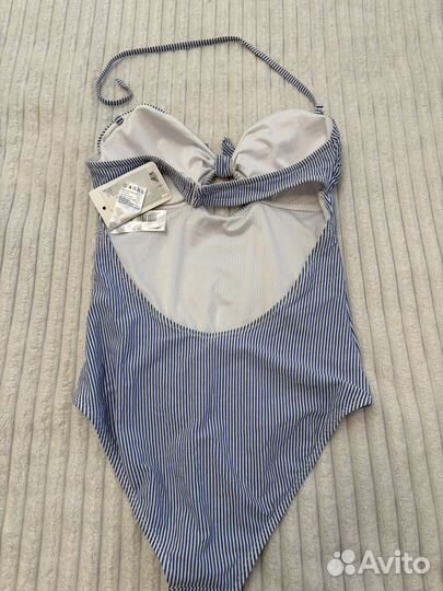 Купальник слитный новый S