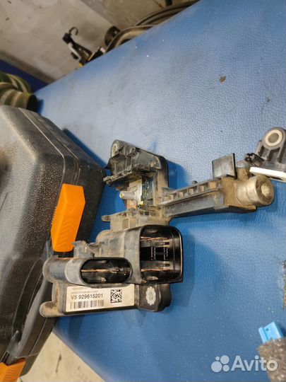 Предохранитель аккумулятора акб BMW F30