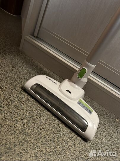 Вертикальный пылесос redmond