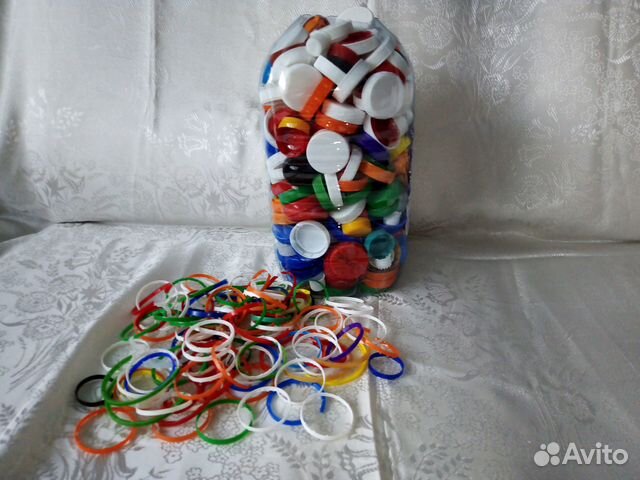Крышечки пластиковые от бутылок