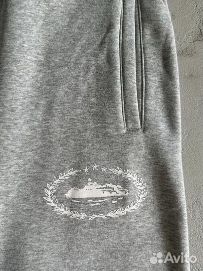 Спортивные штаны широкие Corteiz