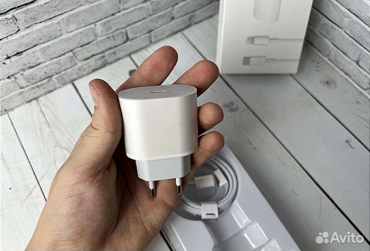 Быстрая зарядка для iPhone 25w + кабель