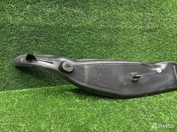 Уплотнитель крыла правый BMW X5 G05 X7 G07
