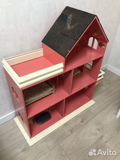 Домик кукольный