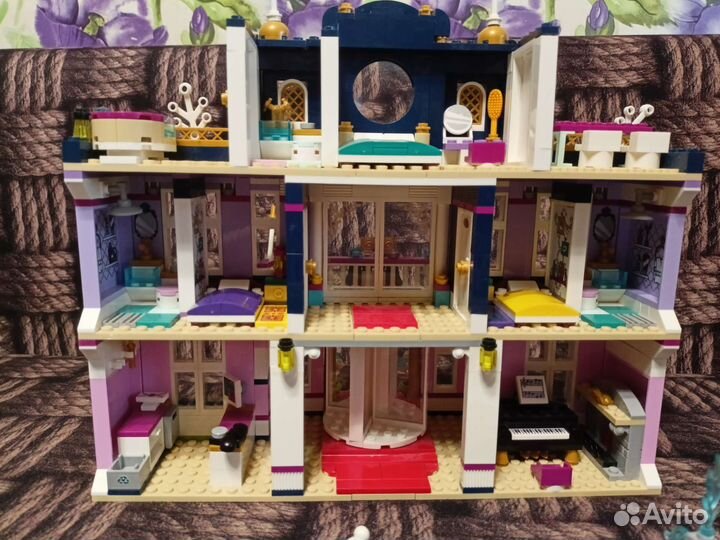 Lego Friends 41684 Гранд Отель Хартлейк Сити