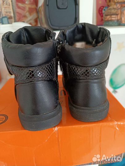 Ботинки демисезонные на девочку 27