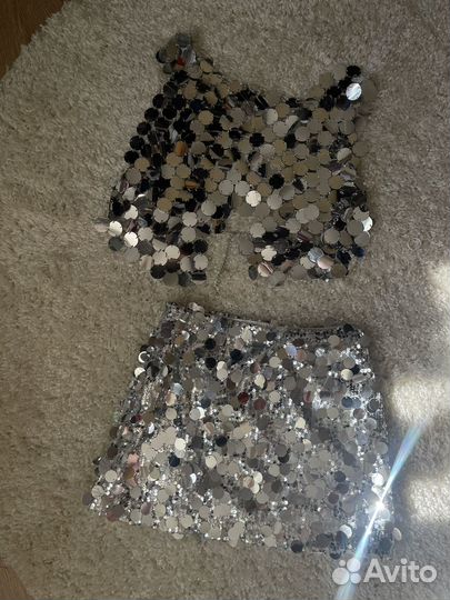 Топ и юбка с металическими паетками