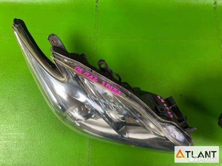 Фара передняя правая toyota prius