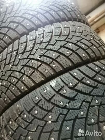 Pirelli Scorpion Ice Zero 2 215/60 R17