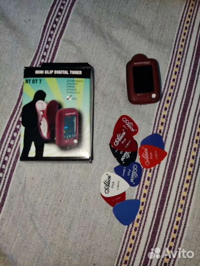 Тюнер для настройки гитары