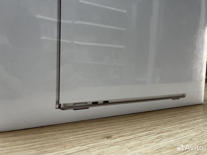 MacBook Air M2 256GB Starlight Новый