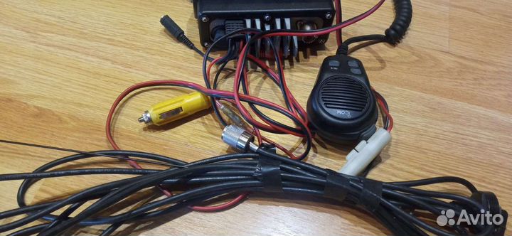 Морская укв радиостанция IC-M402