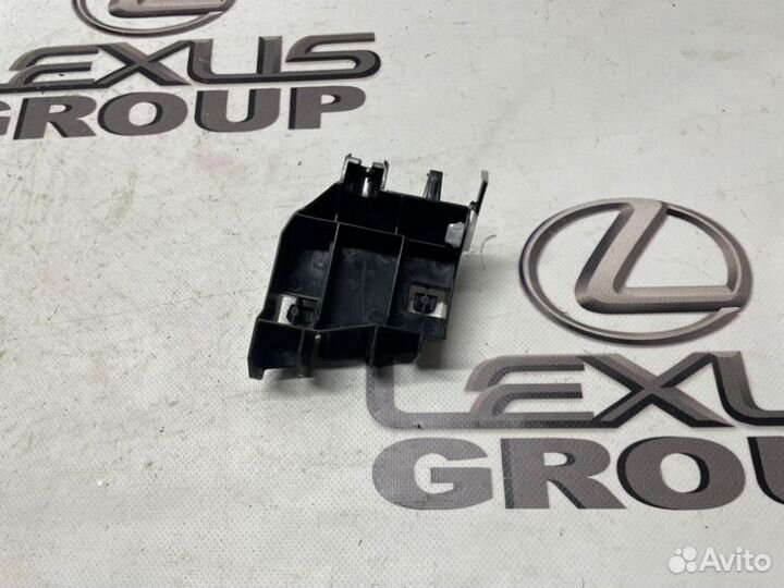 Кронштейн бампера лев. зад. Toyota Land Cruiser Pr