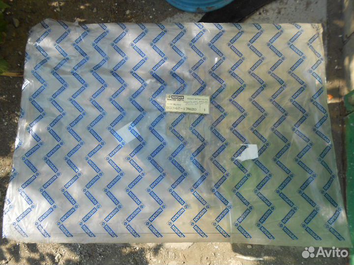 Nissan Urvan (E24) Боковое Стекло Новое