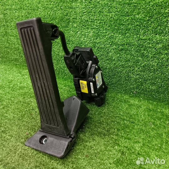 Педаль газа Kia Sportage 3 рест. 2014 327272S000