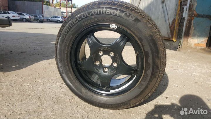 Шина на диске