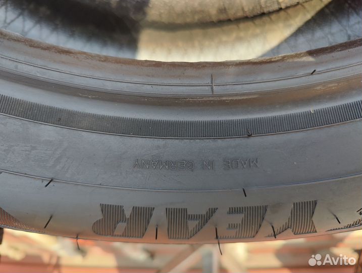 Goodyear UltraGrip Ice Arctic SUV 215/60 R17 100T