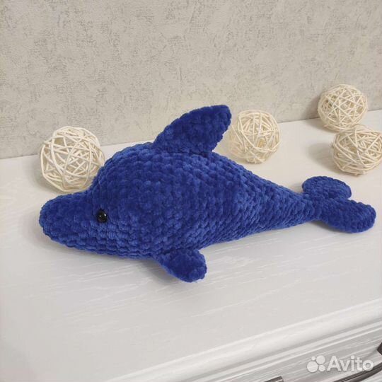 Дельфин вязаный