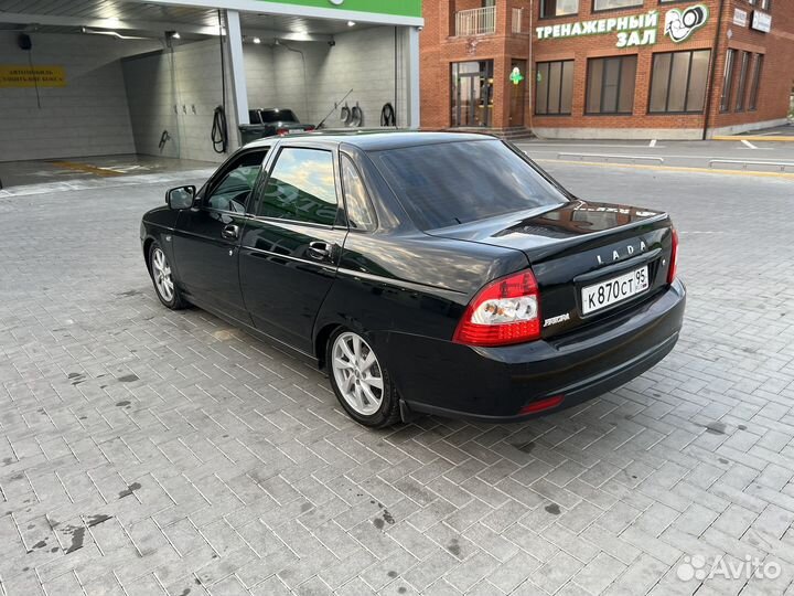 Капот на priora