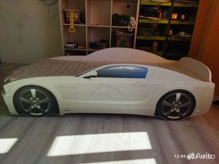 Детская кровать машина бу с матрасом