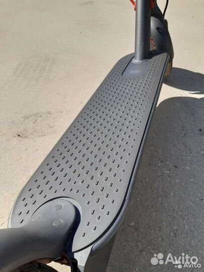 Электросамокат Б/У Хiaomi scooter mijia 365 pro