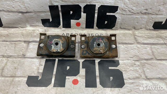 Подушка двигателя передняя правая Infiniti Qx56