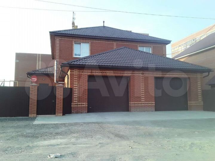 Коттедж 350 м² на участке 6 сот.