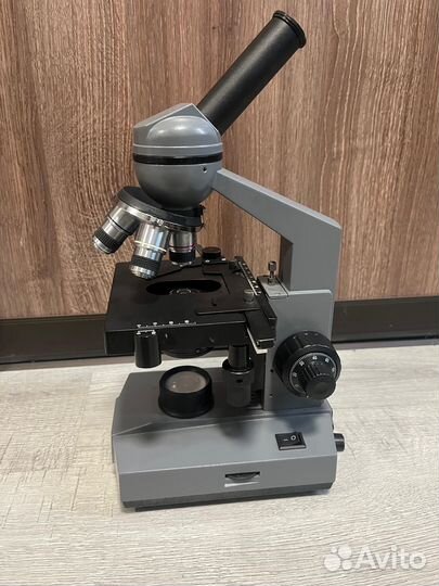 Микроскоп Levenhuk 320 base
