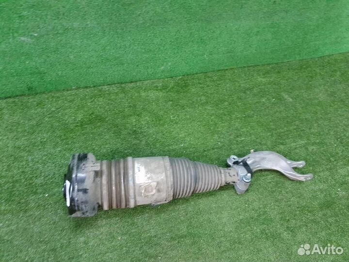 Стойка пневматическая передняя левая Audi Q7 (2015