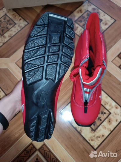 Лыжные ботинки