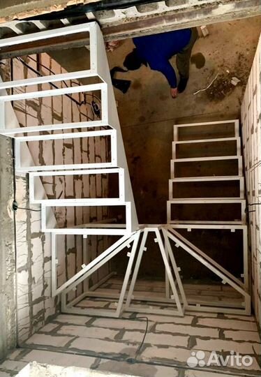 Лестница забежная под ключ