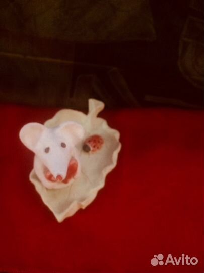 Подарки ручной работы - мышь из бисера и