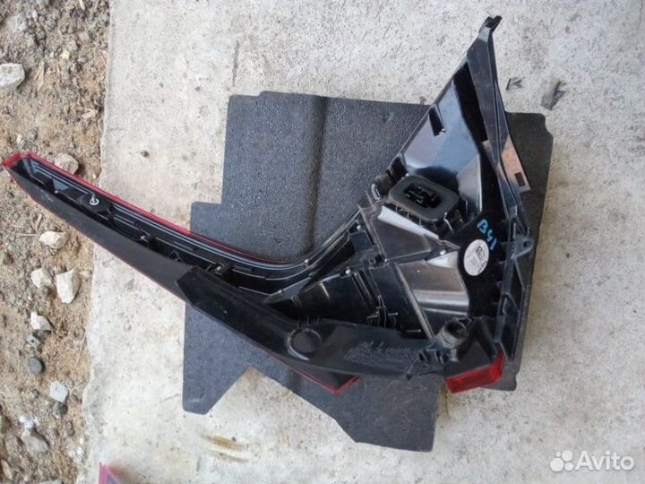 Фонарь задний левый Volvo Xc60 B4204T26 2019